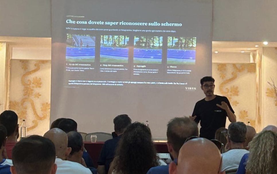 Sala piena di tecnici FIDAL al corso di Vires Performance a Ragusa, agosto 2026